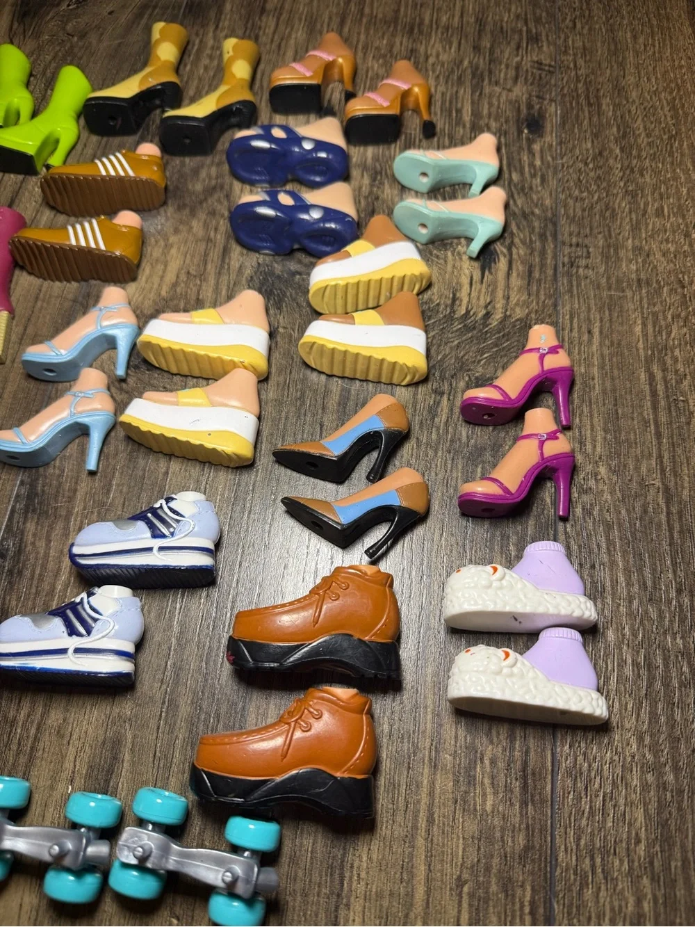 Vintage 2000's Y2K MGA Bratz Doll Shoes Accessory Lot Bundle 44 Items 22 Pairs